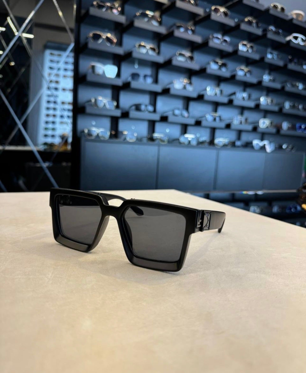 Γυαλια LV - 4501