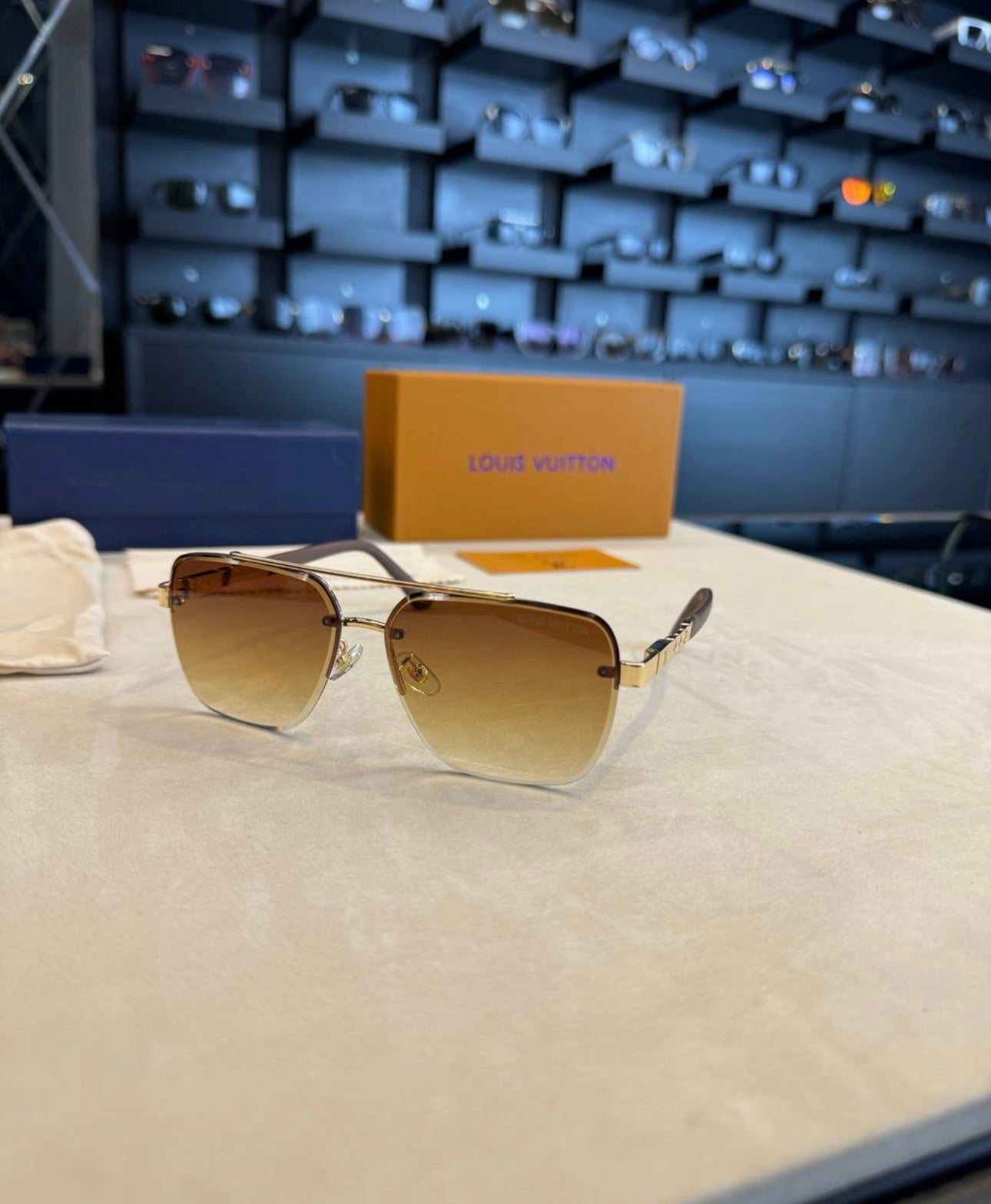 Γυαλια LV - 4505