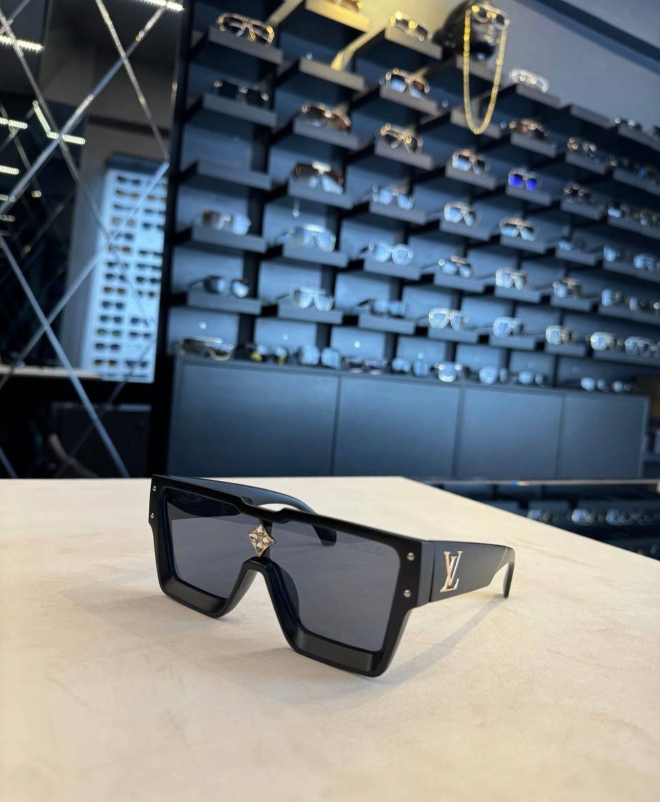 Γυαλια LV - 4516