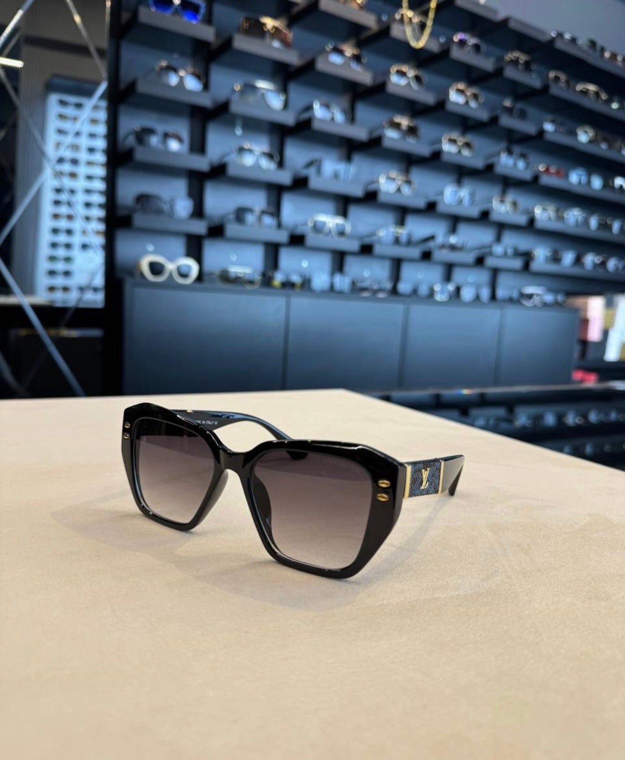 Γυαλια LV - 4509