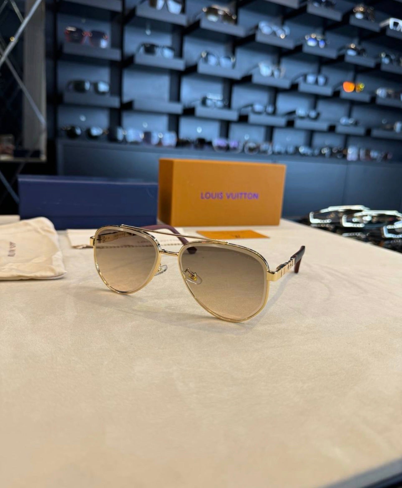 Γυαλια LV - 4507