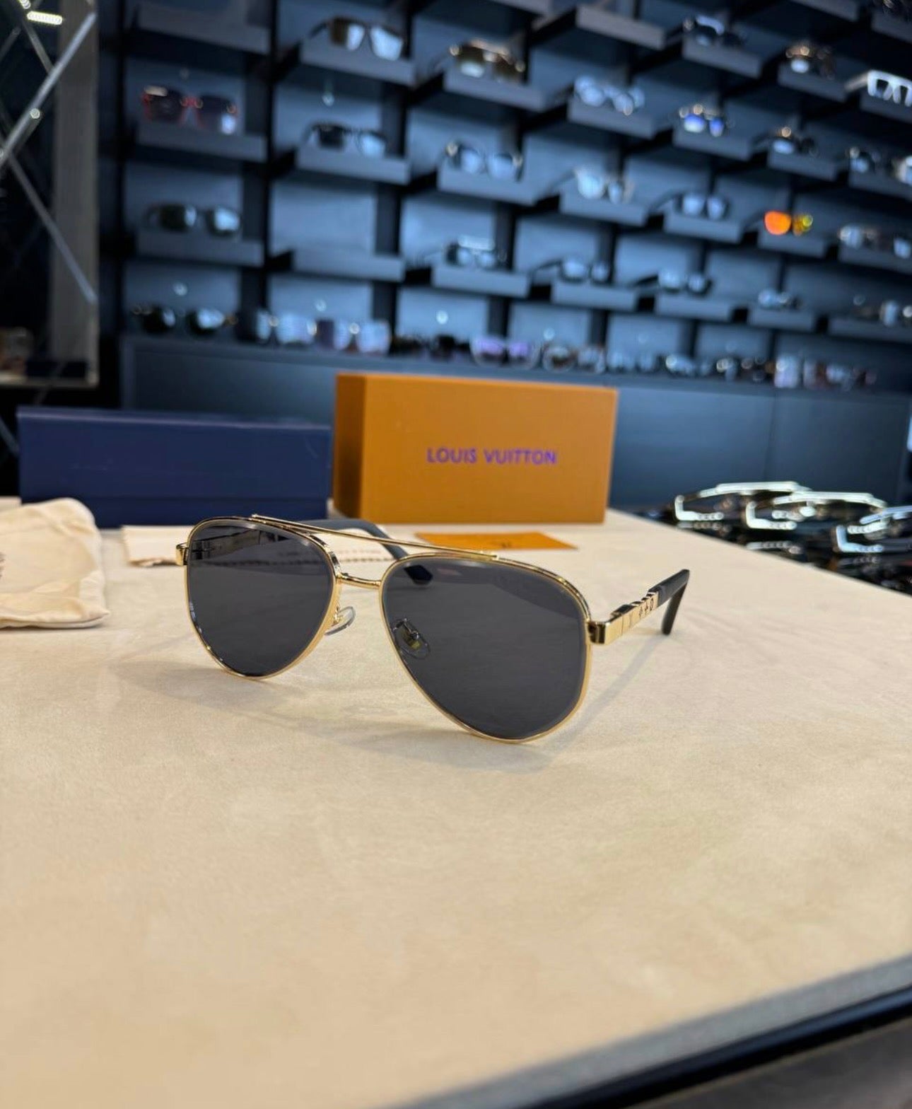 Γυαλια LV - 4508