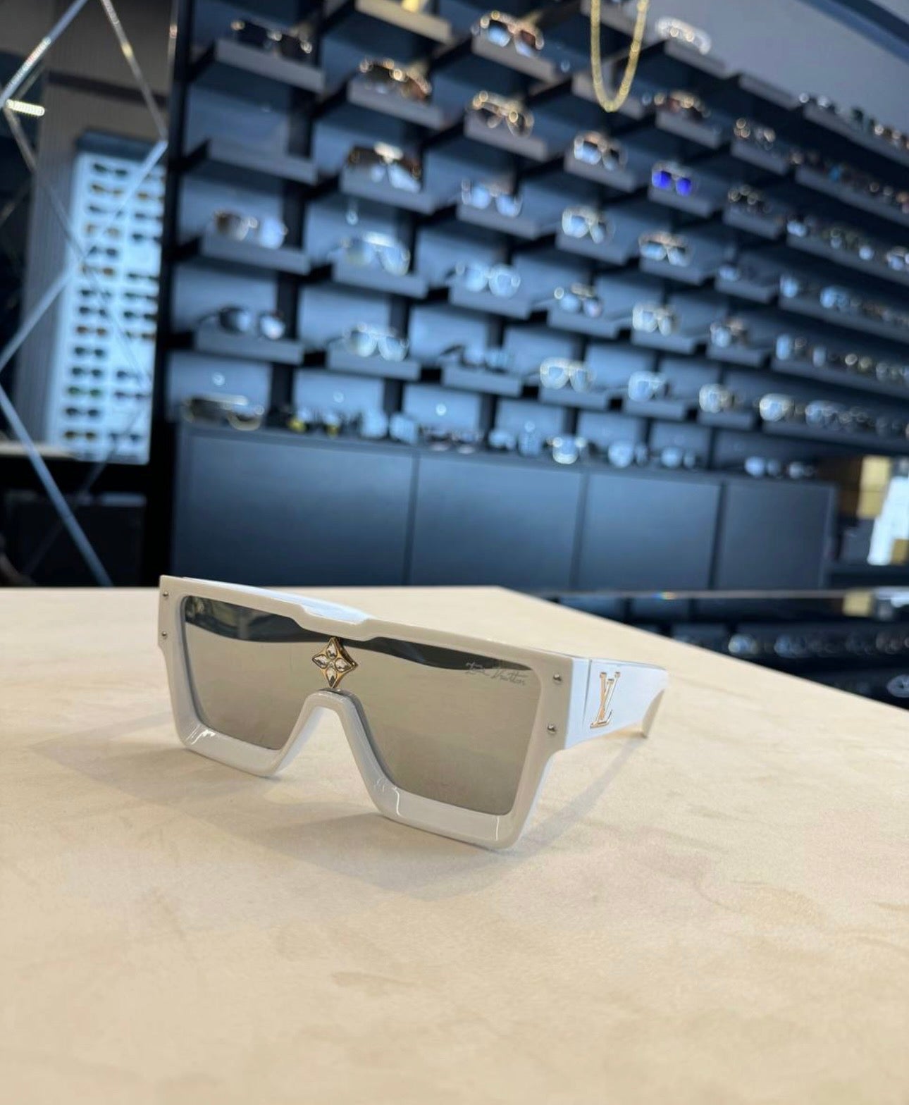 Γυαλια LV - 4517